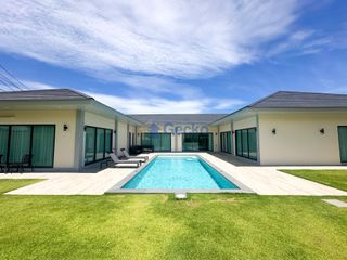 For sale 4 bedrooms house in Bang Lamung, Chonburi