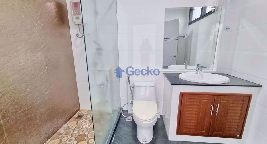 For rent and for sale 3 bedrooms house in Bang Lamung, Chonburi