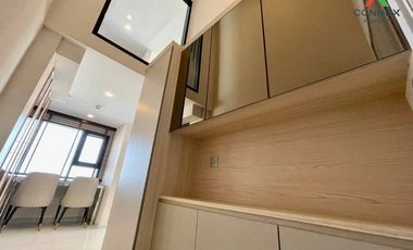 For sale 2 bedrooms condo in Sathon, Bangkok