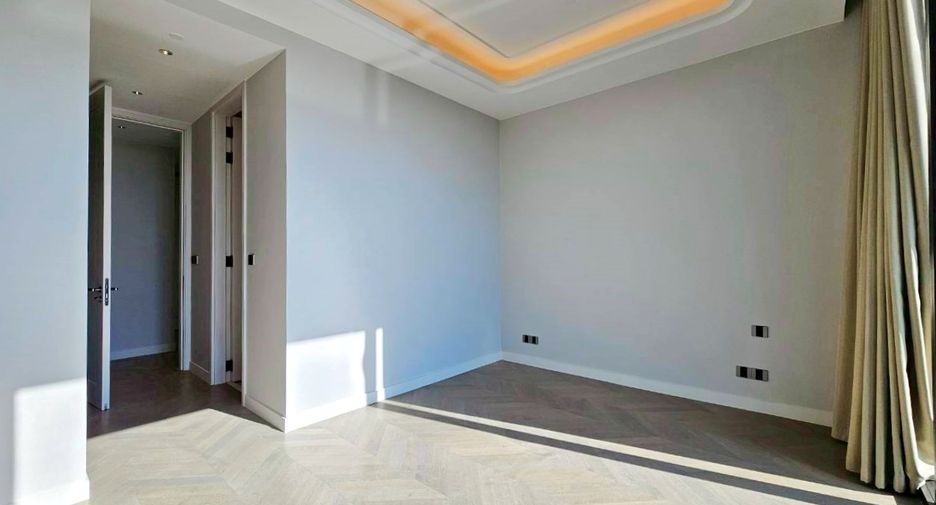 For rent and for sale 3 bedrooms condo in Sathon, Bangkok