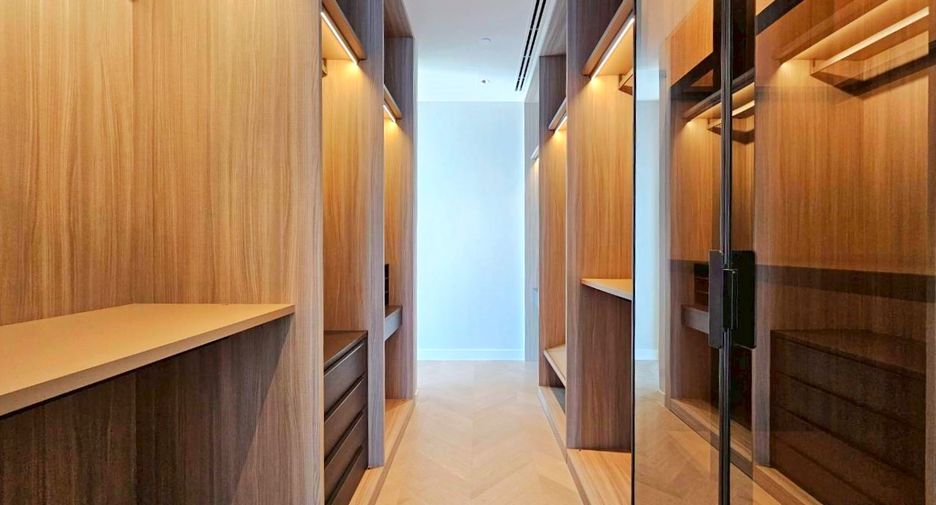For rent and for sale 3 bedrooms condo in Sathon, Bangkok