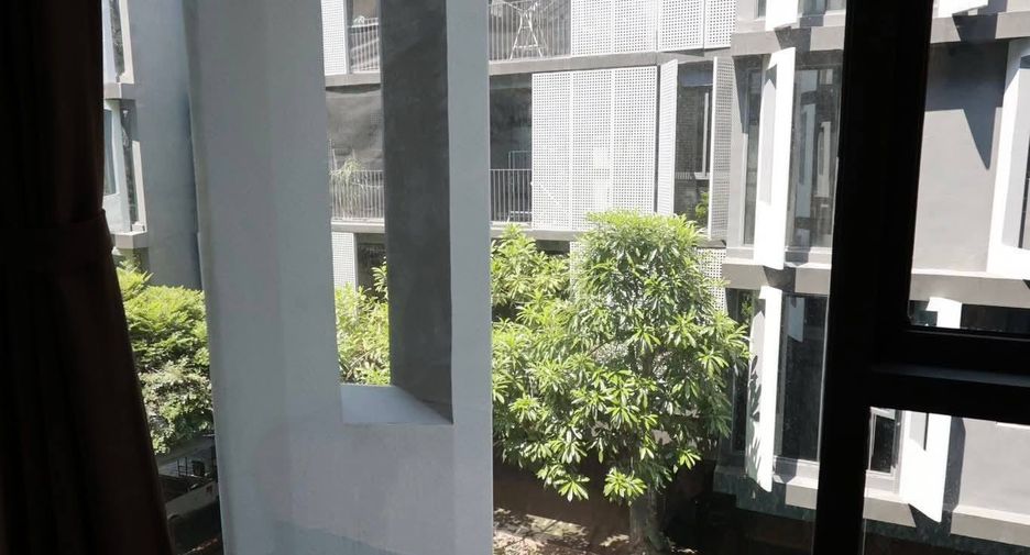 For rent 2 bedrooms condo in Watthana, Bangkok