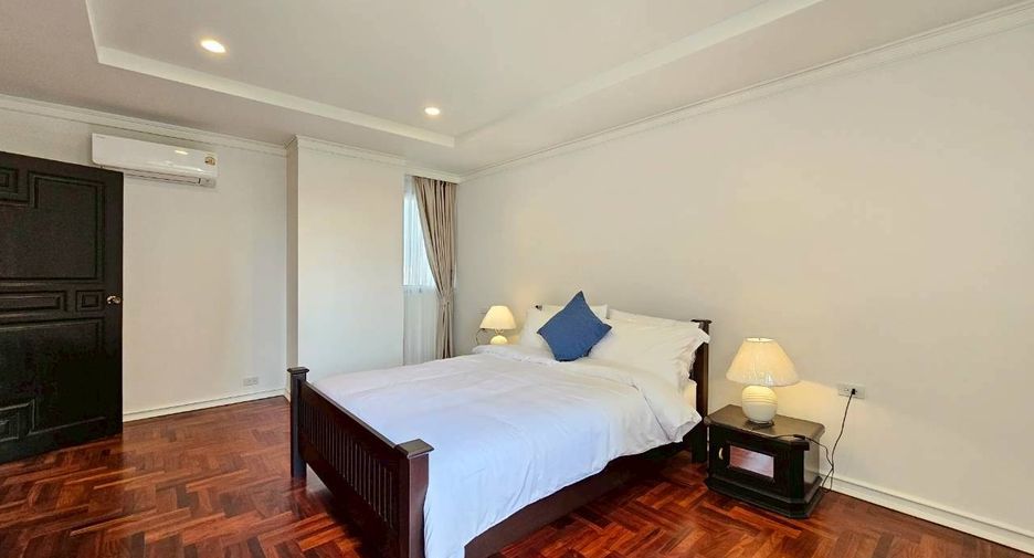 For rent 4 bedrooms condo in Khlong Toei, Bangkok