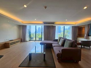 Wohnung zur Miete mit 3 Zimmer in Pathum Wan, Bangkok