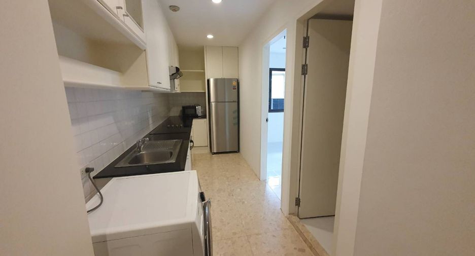 For rent 2 bedrooms condo in Khlong Toei, Bangkok