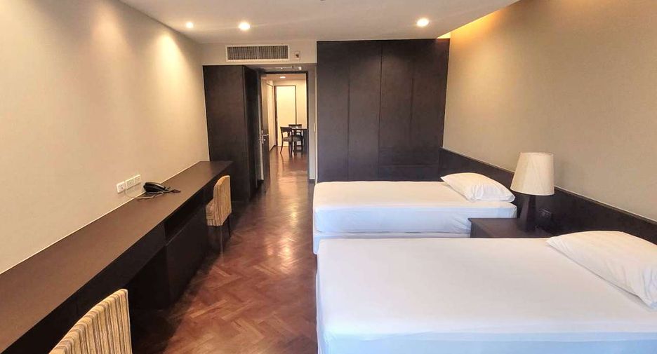 For rent 2 bedrooms condo in Khlong Toei, Bangkok