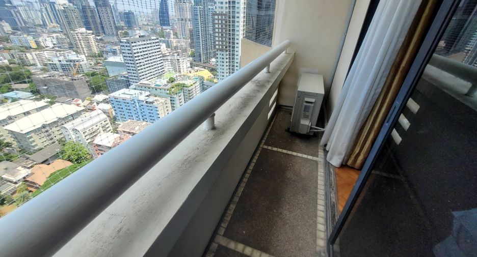 For rent 2 bedrooms condo in Khlong Toei, Bangkok
