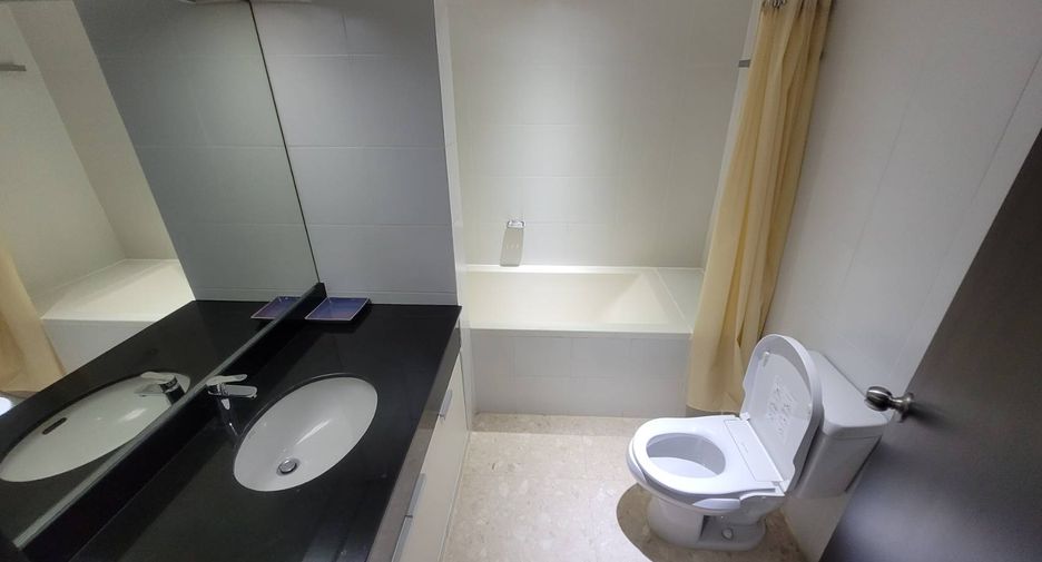 For rent 2 bedrooms condo in Khlong Toei, Bangkok
