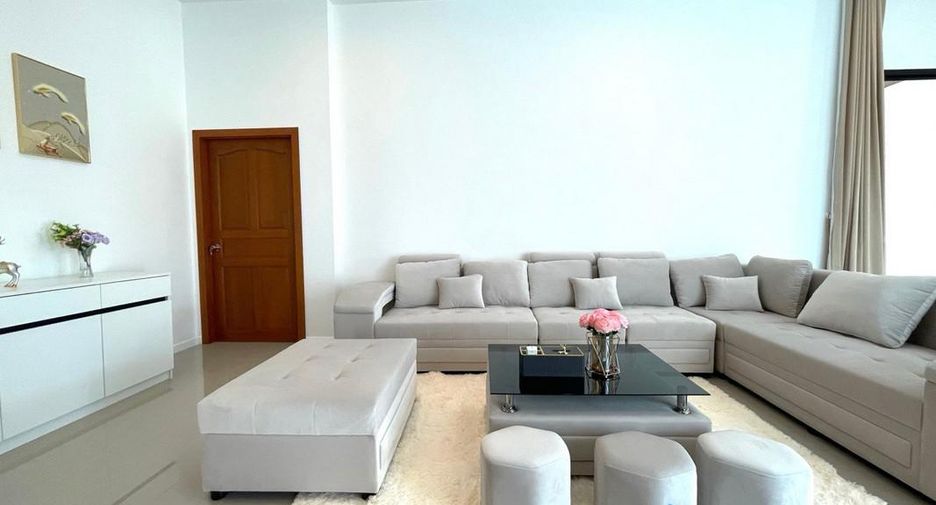 Haus zum Kauf mit 4 Zimmer in Bang Lamung, Chonburi