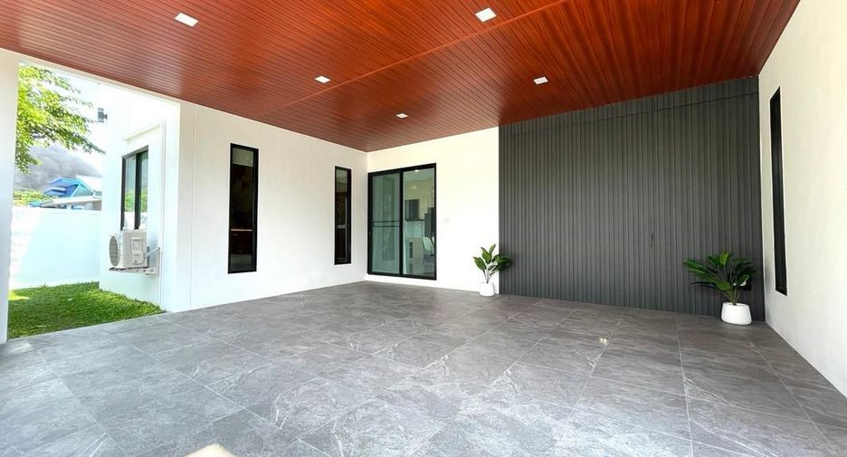 Haus zum Kauf mit 4 Zimmer in Bang Lamung, Chonburi