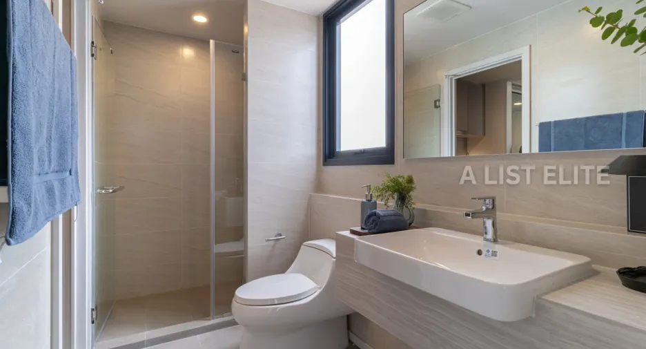 For sale 2 bedrooms condo in Sathon, Bangkok