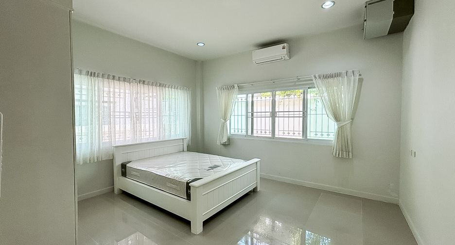 For rent 3 bedrooms house in Bang Lamung, Chonburi