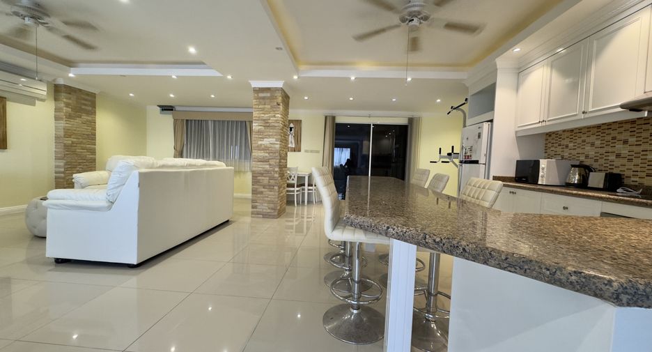 For rent 2 bedrooms condo in Bang Lamung, Chonburi