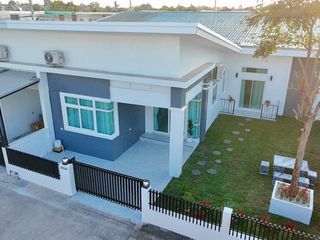 Casa adosada en venta de 3 habitaciones en Bang Lamung, Chonburi