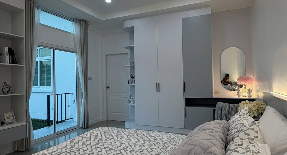Casa adosada en venta de 3 habitaciones en Bang Lamung, Chonburi