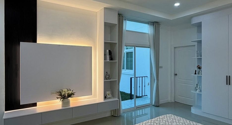 Casa adosada en venta de 3 habitaciones en Bang Lamung, Chonburi