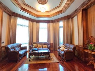 For sale 5 bedrooms house in Si Racha, Chonburi