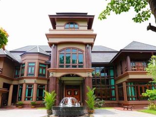 For sale 5 bedrooms house in Si Racha, Chonburi
