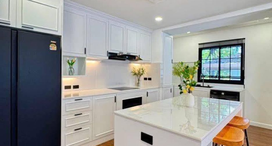 For sale 4 ベッドルーム house in Bang Lamung, Chonburi