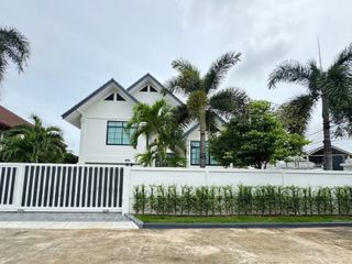 For sale 4 ベッドルーム house in Bang Lamung, Chonburi