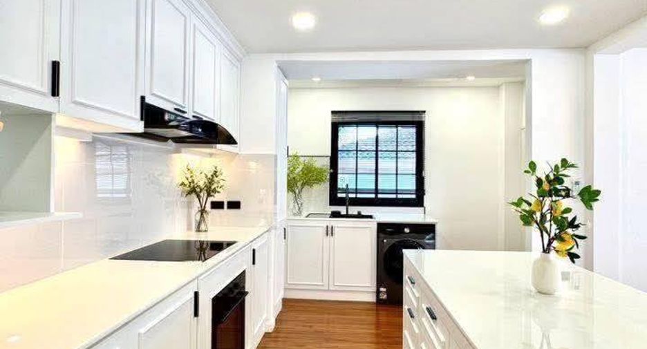 For sale 4 ベッドルーム house in Bang Lamung, Chonburi