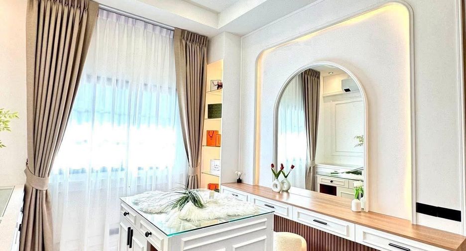 For sale 4 ベッドルーム house in Bang Lamung, Chonburi