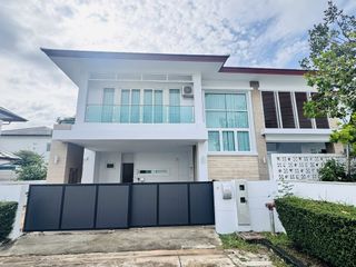 Casa en venta de 5 habitaciones en Bang Lamung, Chonburi