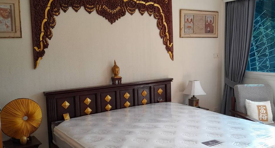 For rent 3 bedrooms townhouse in Bang Lamung, Chonburi