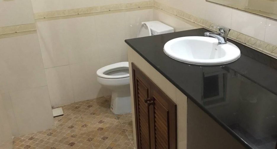 For sale 5 bedrooms house in Bang Lamung, Chonburi