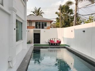Haus zur Miete mit 5 Zimmer in Bang Lamung, Chonburi