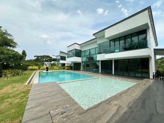 For sale 4 bedrooms house in Bang Saray, Pattaya