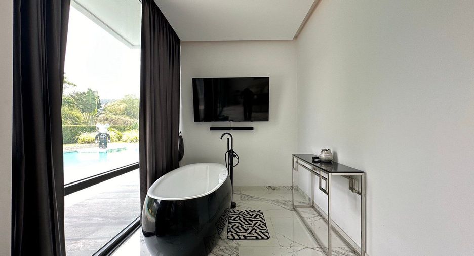 For sale 4 bedrooms house in Sattahip, Chonburi