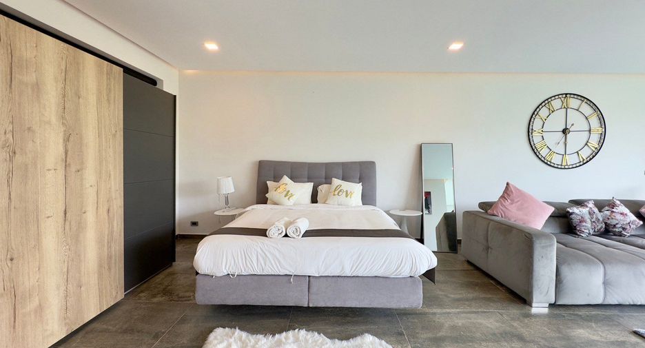 For sale 4 bedrooms house in Sattahip, Chonburi