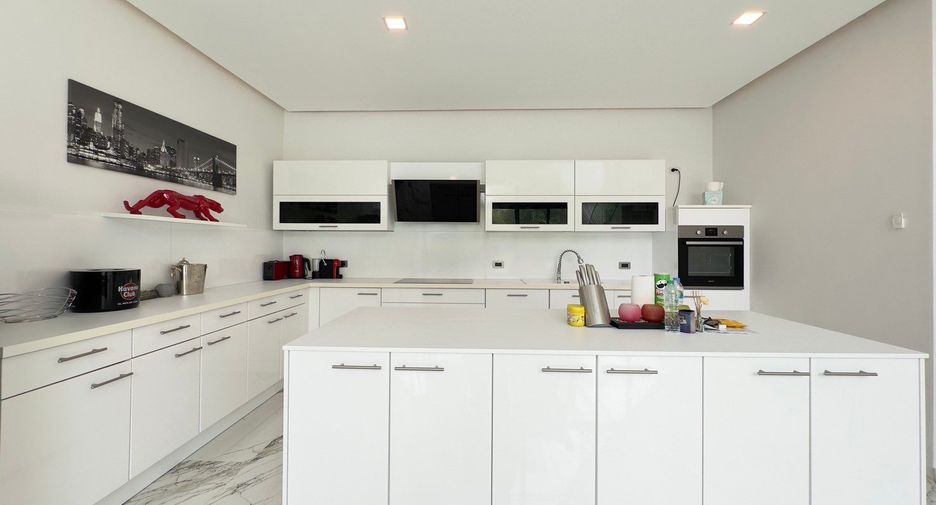 For sale 4 bedrooms house in Sattahip, Chonburi