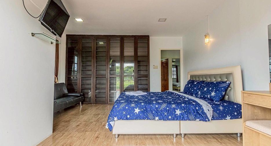 Casa en alquiler de 8 habitaciones en Bang Lamung, Chonburi