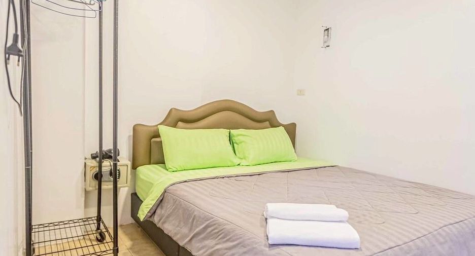 Casa en alquiler de 8 habitaciones en Bang Lamung, Chonburi