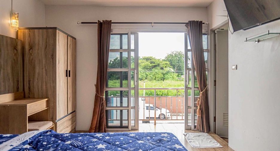 Casa en alquiler de 8 habitaciones en Bang Lamung, Chonburi
