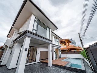 Casa en venta de 6 habitaciones en Bang Lamung, Chonburi