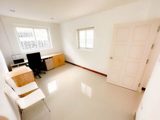 Casa en alquiler de 3 habitaciones en Bang Lamung, Chonburi