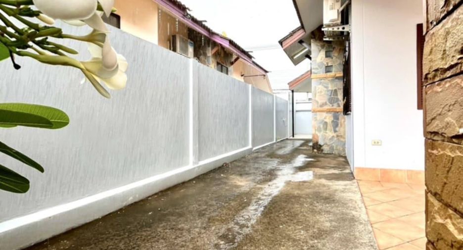 For rent 3 bedrooms house in Bang Lamung, Chonburi
