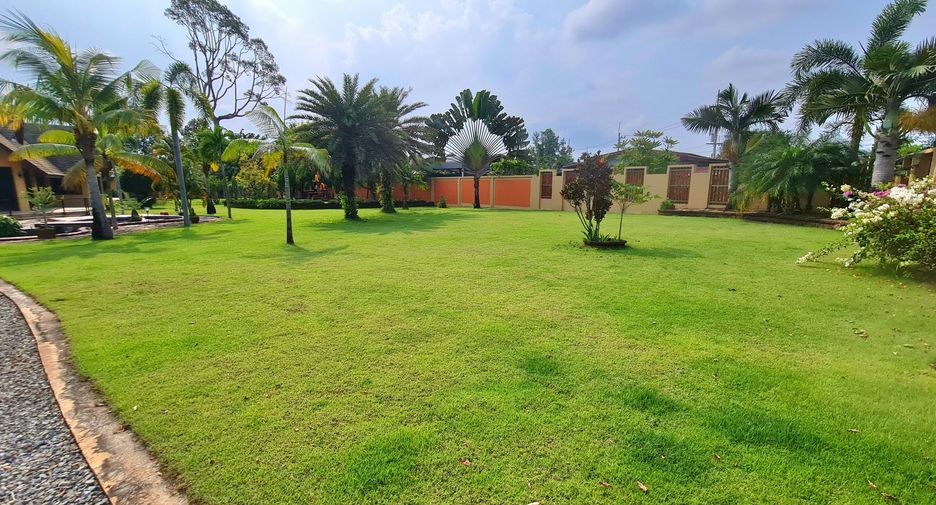 For sale 6 bedrooms house in Sattahip, Chonburi