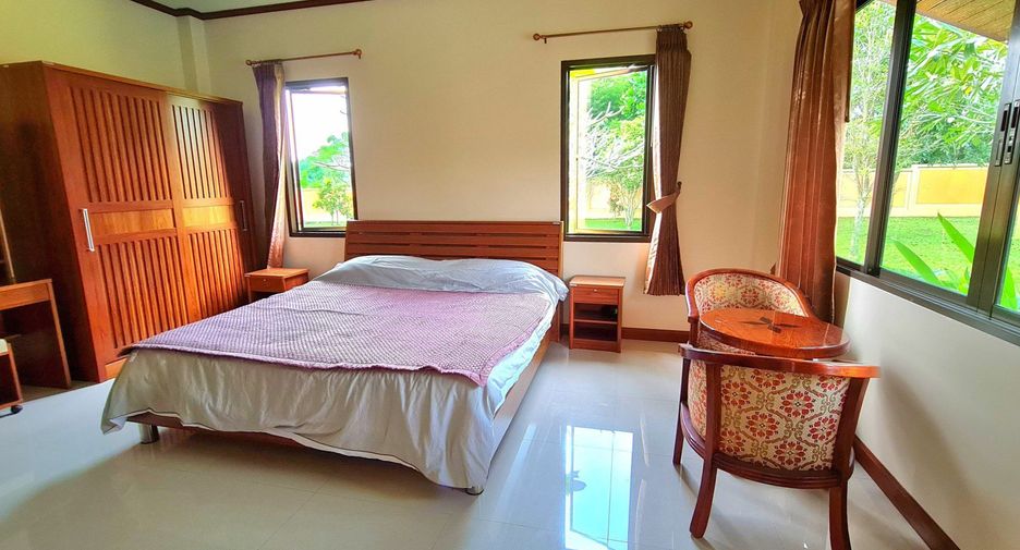 For sale 6 bedrooms house in Sattahip, Chonburi