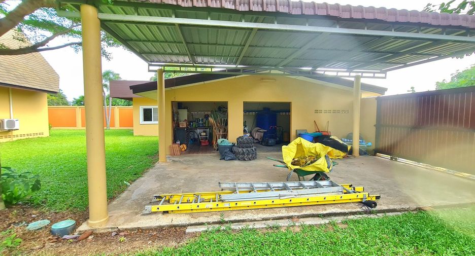For sale 6 bedrooms house in Sattahip, Chonburi