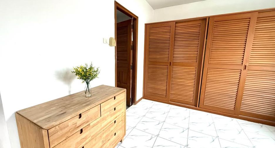 For sale 4 bedrooms house in Bang Lamung, Chonburi
