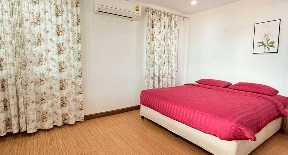 For sale 4 bedrooms house in Bang Lamung, Chonburi