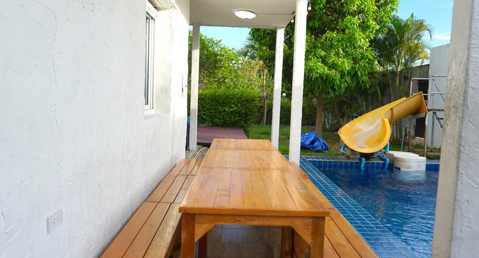 For sale 4 bedrooms house in Bang Lamung, Chonburi