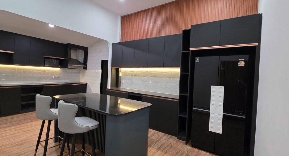 For sale 3 bedrooms house in Bang Lamung, Chonburi