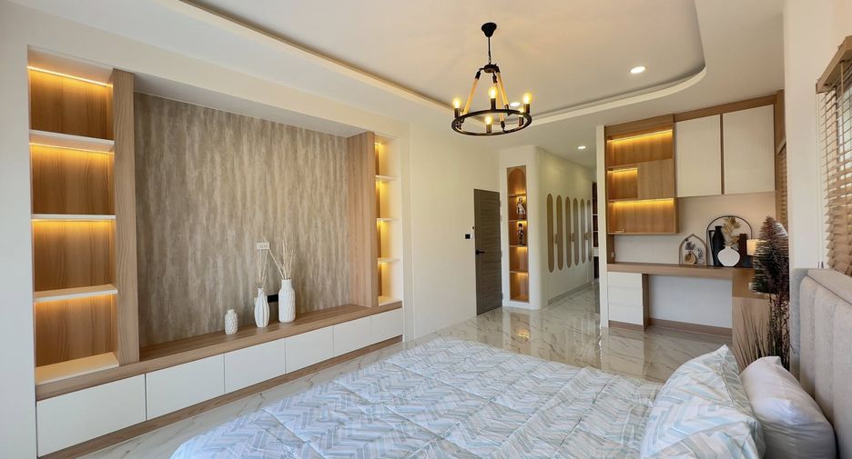 For sale 4 bedrooms house in Bang Lamung, Chonburi