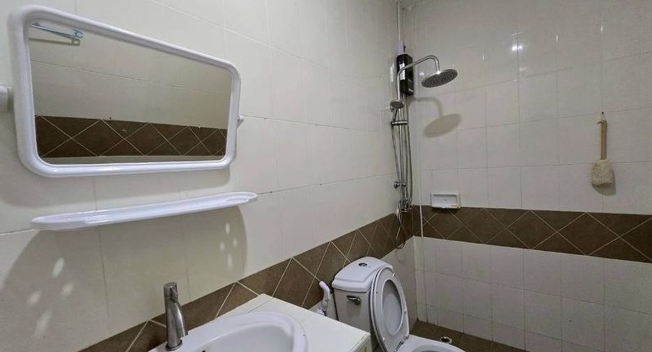For sale 2 bedrooms townhouse in Bang Lamung, Chonburi