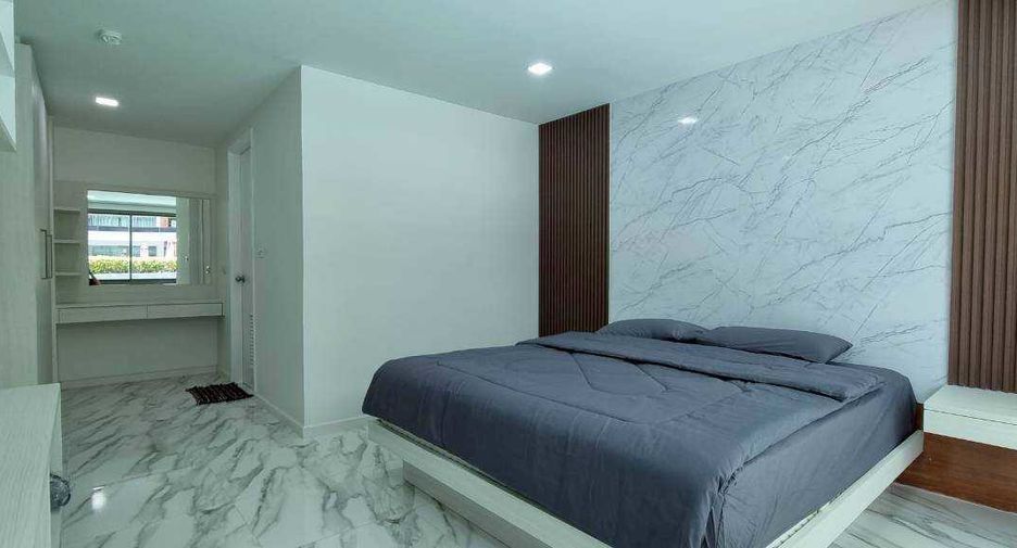 For rent 2 bedrooms condo in Bang Lamung, Chonburi